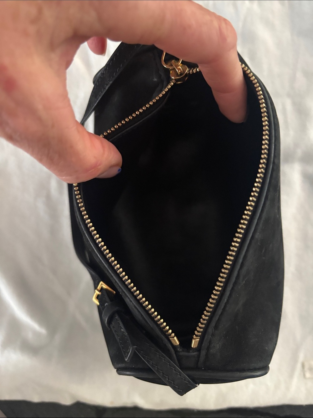 The Row 90’s bag in black suede - Picture 9 of 10